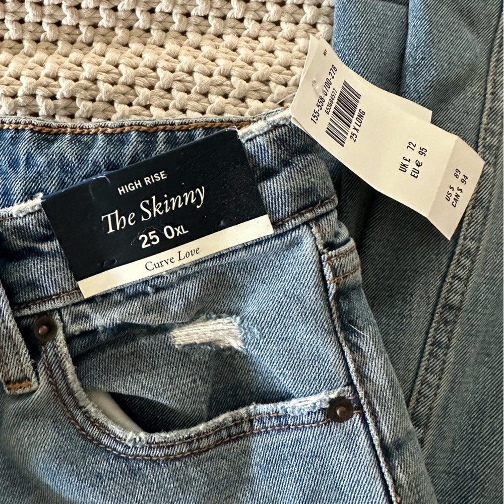 Abercrombie the skinny jeans. Size 25 curve love